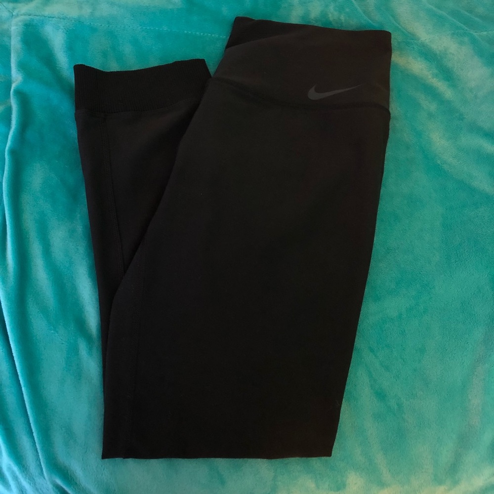 Nike Legend Crop Leggings